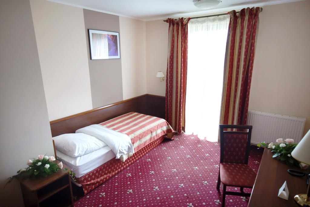 Hotel Novum&Spa Niepołomice Buitenkant foto