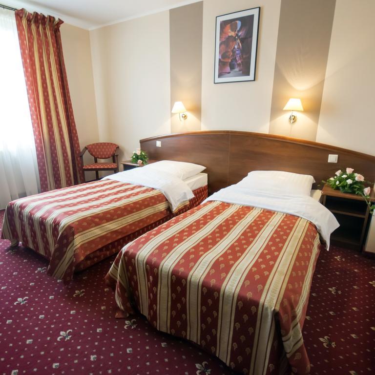 Hotel Novum&Spa Niepołomice Buitenkant foto