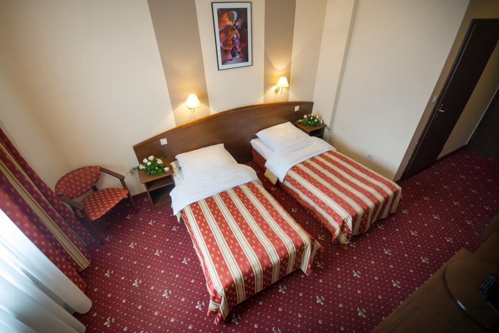 Hotel Novum&Spa Niepołomice Buitenkant foto