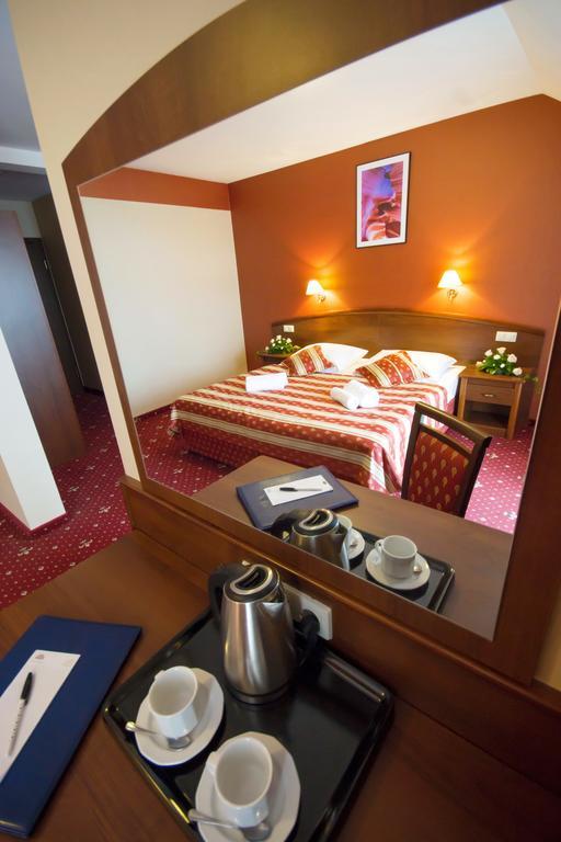 Hotel Novum&Spa Niepołomice Buitenkant foto
