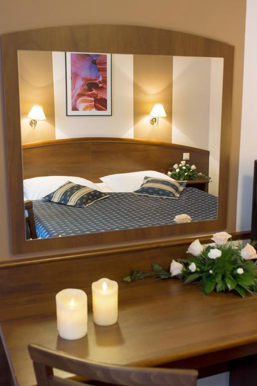 Hotel Novum&Spa Niepołomice Buitenkant foto