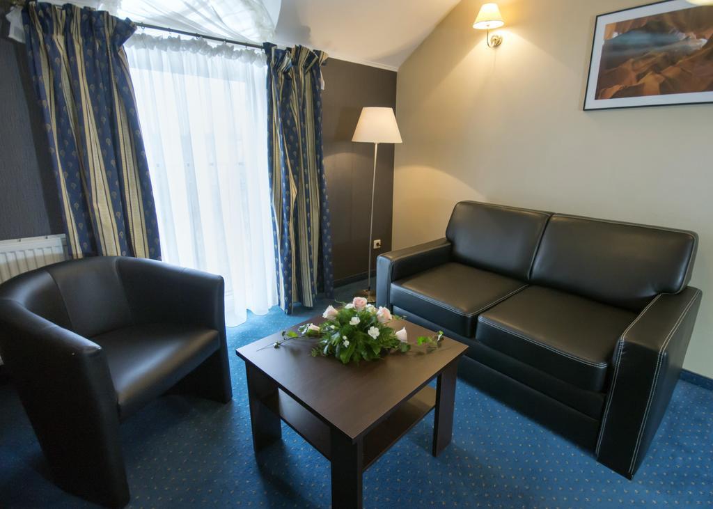 Hotel Novum&Spa Niepołomice Buitenkant foto