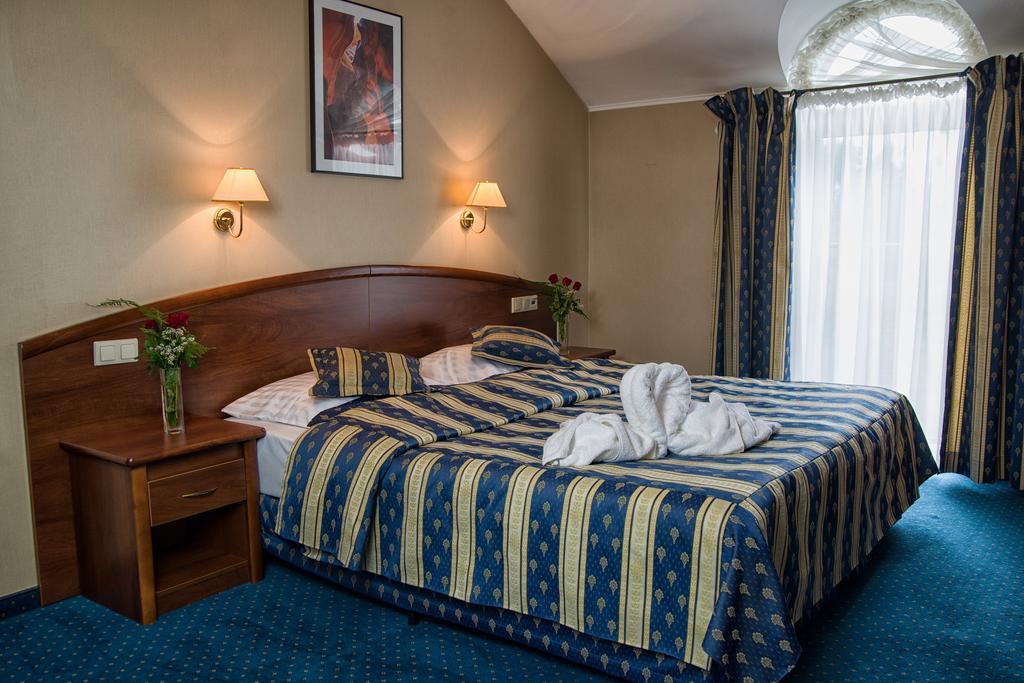 Hotel Novum&Spa Niepołomice Buitenkant foto