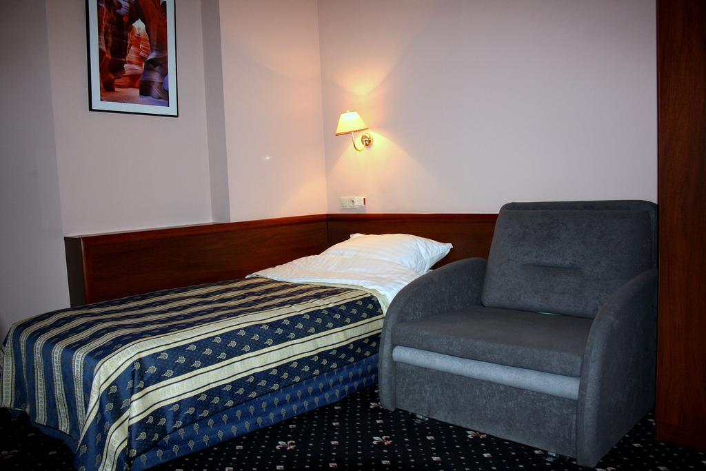 Hotel Novum&Spa Niepołomice Buitenkant foto